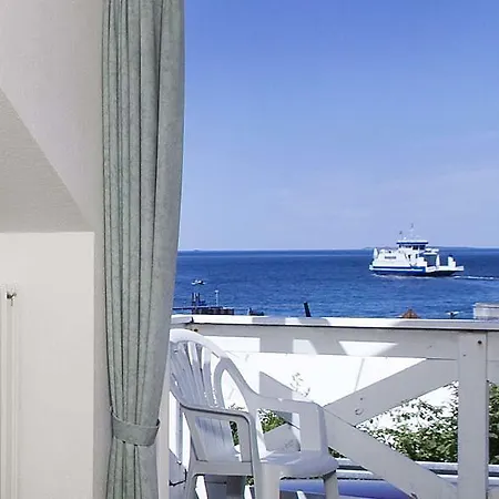 Inn Faergekro Hvalpsund