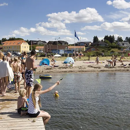 Faergekro Hvalpsund