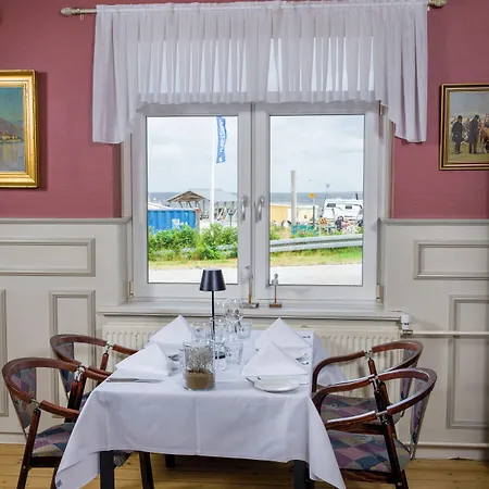 Han/Misafirhane Faergekro 3*