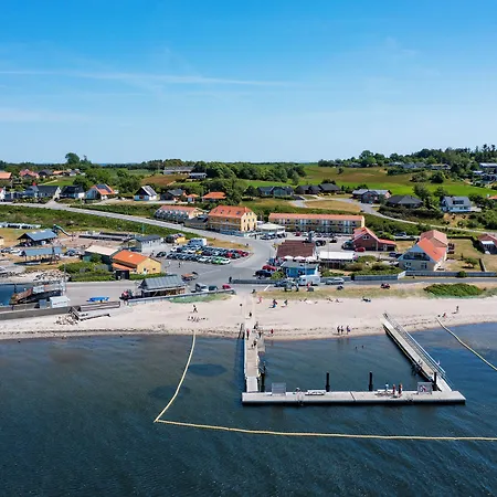 Faergekro Hvalpsund