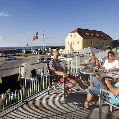 Faergekro Inn Hvalpsund
